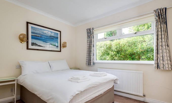 Yarnton Apartment | Spacious 1-Bedroom Flat with garden & free parking