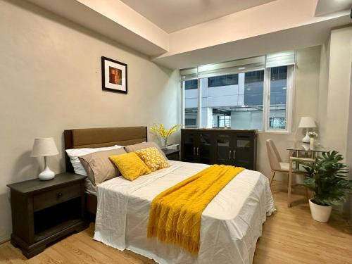 Bonifacio Global City Apartment | Spacious 1BR Condo with 300mbps WiFi in BGC