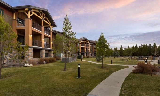 West Yellowstone Condo | Spacious 2-bedroom condo with WiFi in magical West Yellowstone