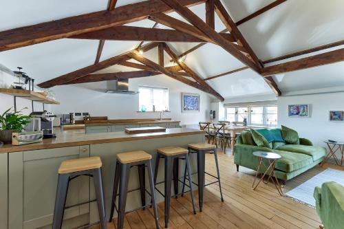 Cley next the Sea Apartment | Spacious 2 Bedroom Coach House in Cley Norfolk