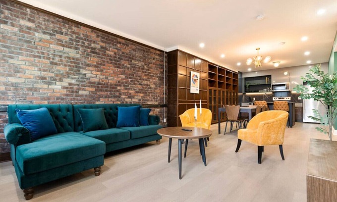 Plateau Mont Royal Apartment | Spacious 2-Bedroom Apartment