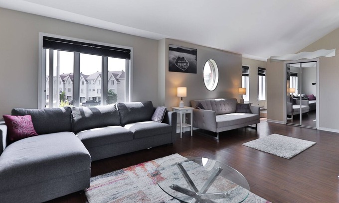 Brossard Apartment | Spacious 2-bedroom Apt. in DIX30 close to DT