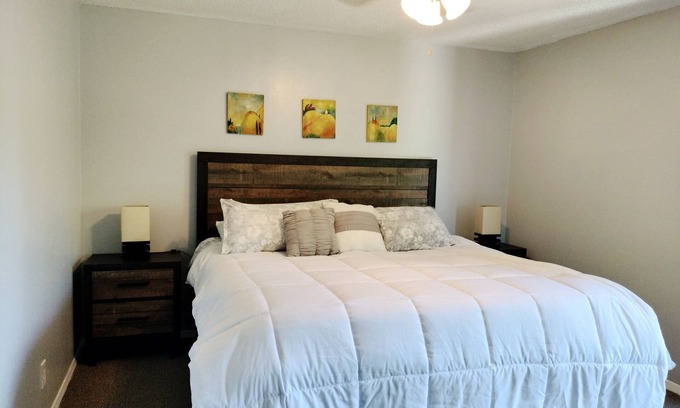 Brownsville Condo | Spacious 2 Bedroom Condo near Golf Country Club