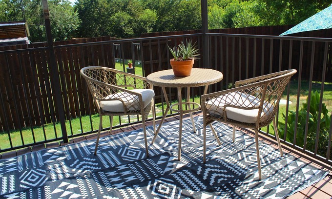 Buda House | Spacious 2-bedroom house in lovely Buda with fitness room, office, and 2 patios!