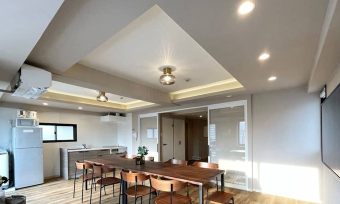 Hiroshima City Centre Apartment | Spacious 2 level apartment 4BR for 16 PPL