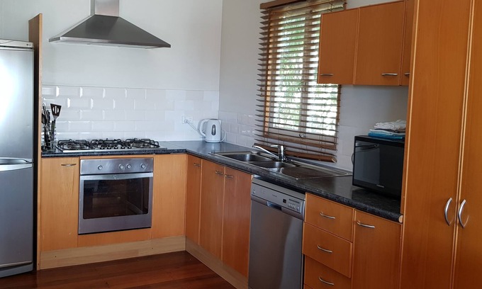 Wynnum House | Spacious 2-Storey Home By The Bay: Sleeps 12
