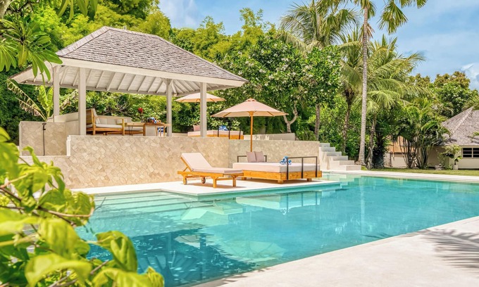 Petitenget House | Spacious 2 Villas combined, 9 bedrooms, 2 pools