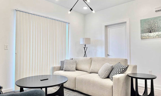 Old Fourth Ward Apartment | Spacious 2B2B Condo in ATL! Free Street Parking!