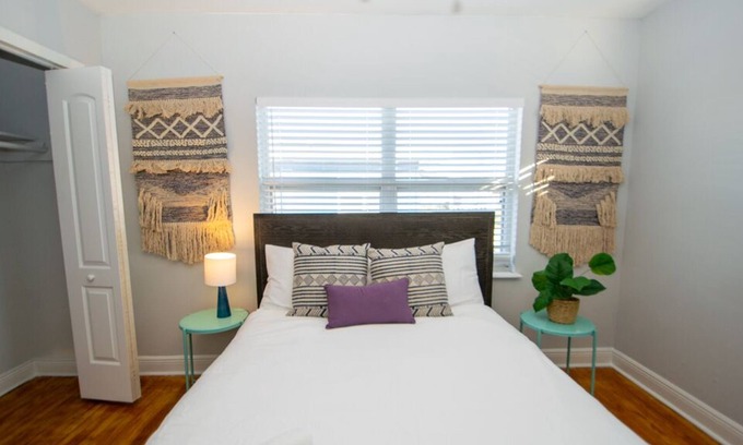 Virginia Park Apartment | Spacious 2BR by Virginia Park Neighborhood