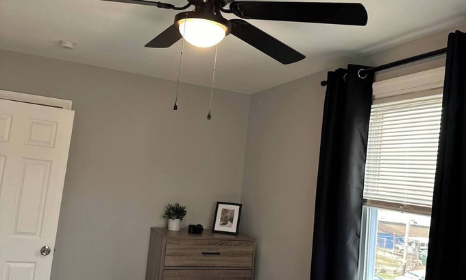 Olney-Oak Lane Apartment | Spacious 2BR Retreat in Philadelphia, Modern Comfort with Parking, Washer/Dryer