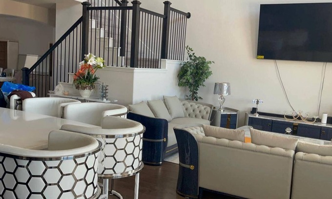 Sunnyvale House | Spacious 2Br w/Fireplace - Sleeps 4 - Bbq - Lake