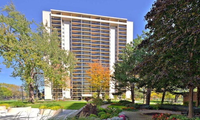 Markland Wood Apartment | Spacious 3 Bdr, 2 Full-Bath, 2 Balcony Condo with amenities