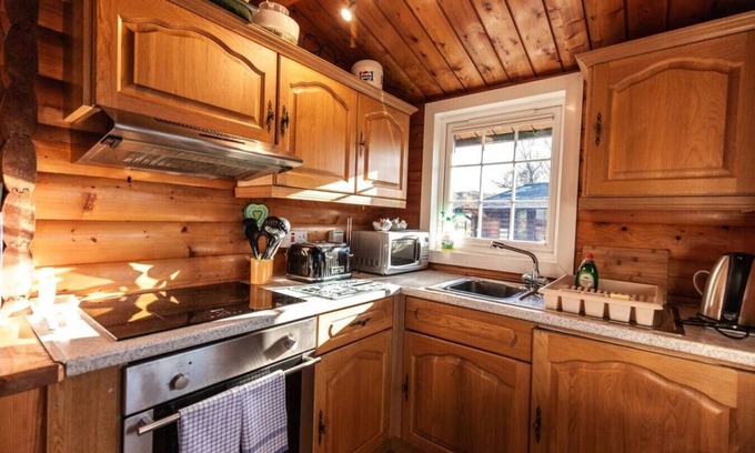 Bronaber Cabin | Spacious 3 Bed Log Cabin in Snowdonia