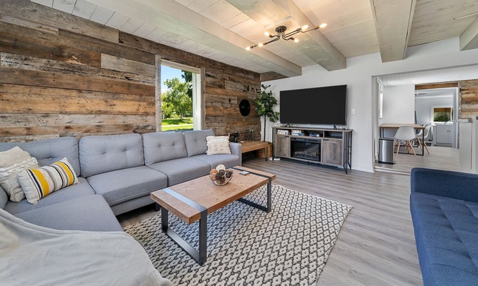 Ameliasburgh House | Spacious 3-Bed County Getaway!