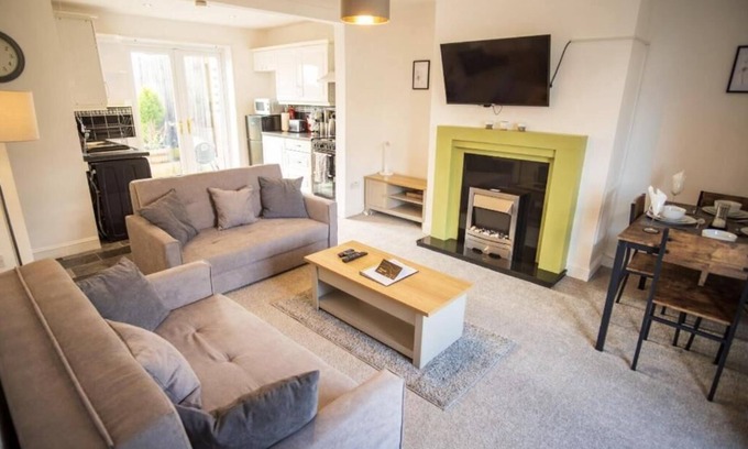 South Shields House | Spacious 3 Bedroom Home on South Shields Coast