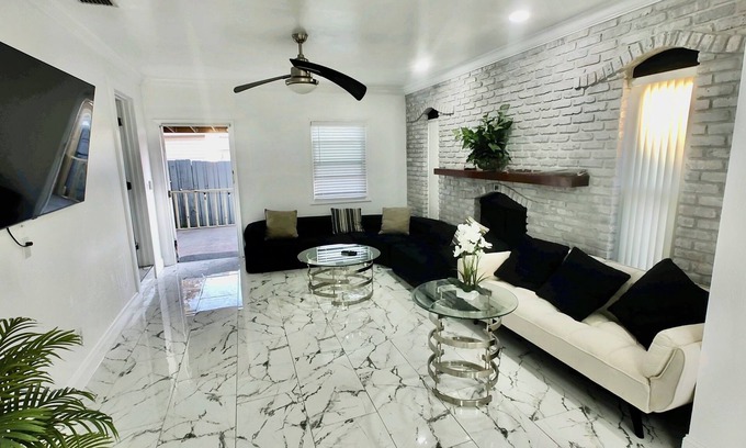 St. Petersburg - Clearwater House | Spacious 3 Bedroom 2 Bath Home nr Parks
