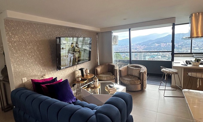 Buenos Aires Apartment | Spacious 3-bedroom apartment with AC, WiFi in fabulous Medellín
