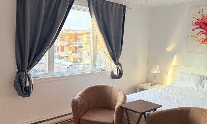 Mercier-Hochelaga-Maisonneuve Apartment | Spacious 3-bedroom apartment in charming Montréal with WiFi, AC, close to Metro
