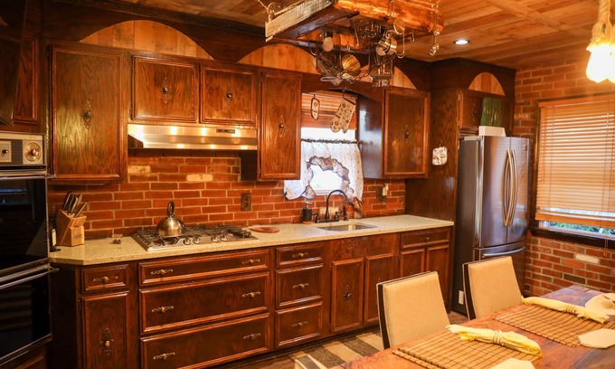 Carteret Apartment | Spacious 3-bedroom apartment with WiFi, AC in marvelous Carteret