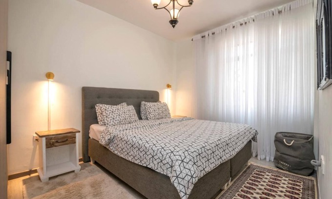 Kilimani Apartment | Spacious 3-bedroom apartment in Nairobi with fitness room near CBD-Sandalwood