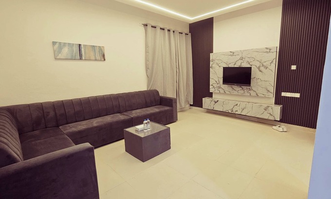 Salalah House | Spacious 3-bedroom apartment with AC, WiFi in the Salalah down twon