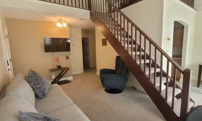 Slidell Apartment | Spacious 3-Bedroom Apartment Perfect for Families and Groups