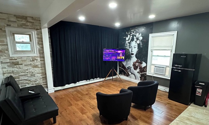 Queens Apartment | Spacious 3-bedroom apartment in cool Queens with WiFi, AC
