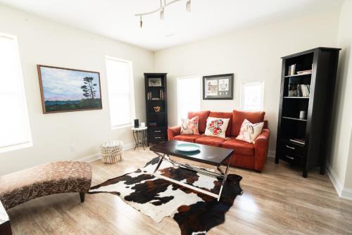 Thorold Apartment | Spacious 3 Bedroom Apartment in Heart of Niagara