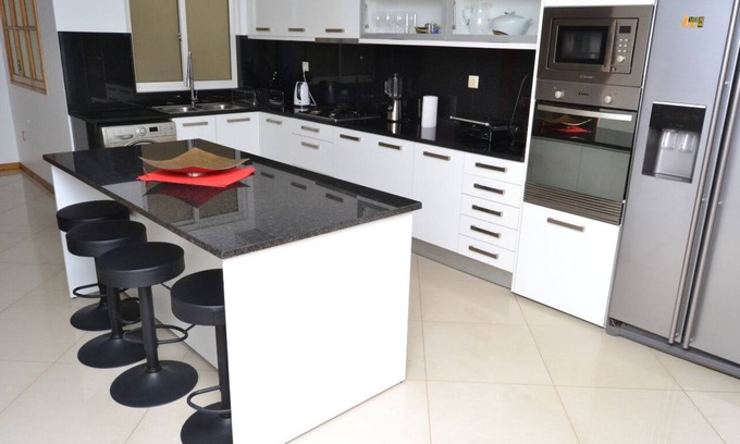 Praia Apartment | Spacious 3-bedroom apartment with WiFi, AC in gorgeous Praia