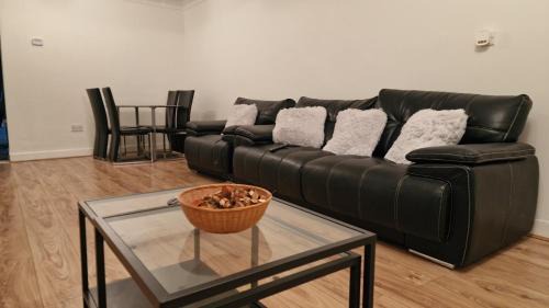 West Thurrock Apartment | Spacious 3 bedroom with garden