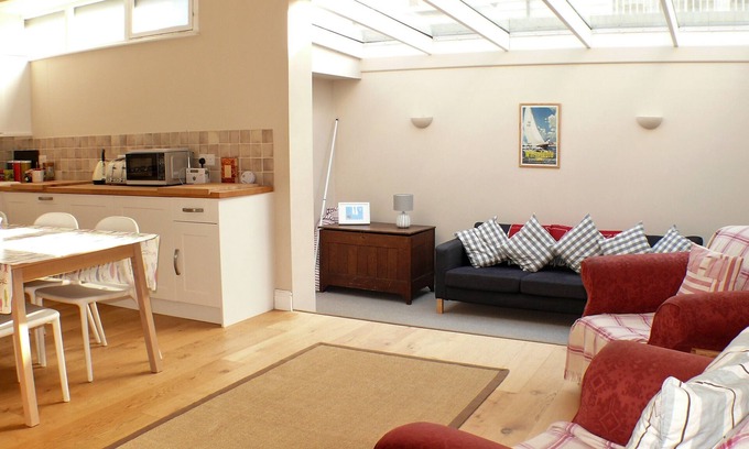 Whitstable House | Spacious 3 bedroom cottage near the beach