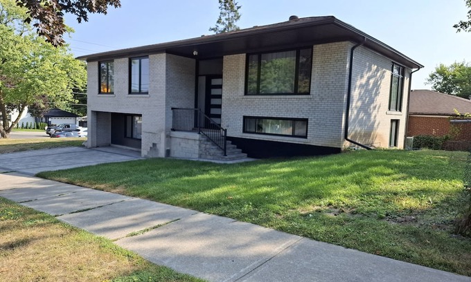 Newtonbrook House | Spacious 3-Bedroom Retreat + Free Parking