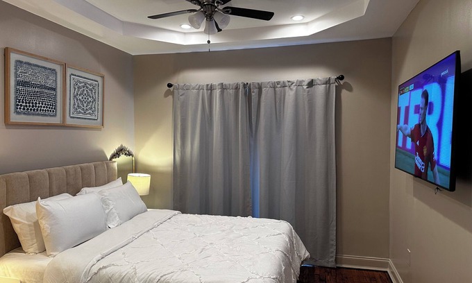 Downtown Baltimore House | Spacious 3 bedroom Townhome in the heart of Baltimore