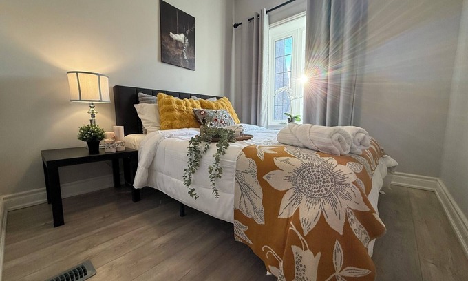 Little Italy House | Spacious 3 Bedrooms Little Italy-Parking