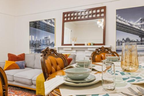 Ballarat House | Spacious 3 BR Luxury home in Ballarat Central- Souverain Hill, Kryal Castle