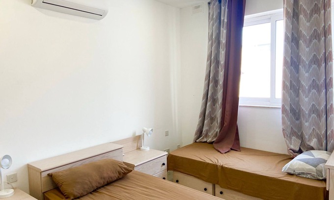 St. Andrew's Apartment | Spacious 3 Double bedroom PENTHOUSE closed to Paceville and St. George Beach