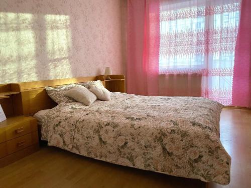 Ziepniekkalns Apartment | Spacious 3-Room Apartment & Parking