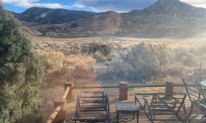 Wapiti House | Spacious 3bd 2bth ranch, 20 min from Cody and 20 min from Yellowstone East Gate