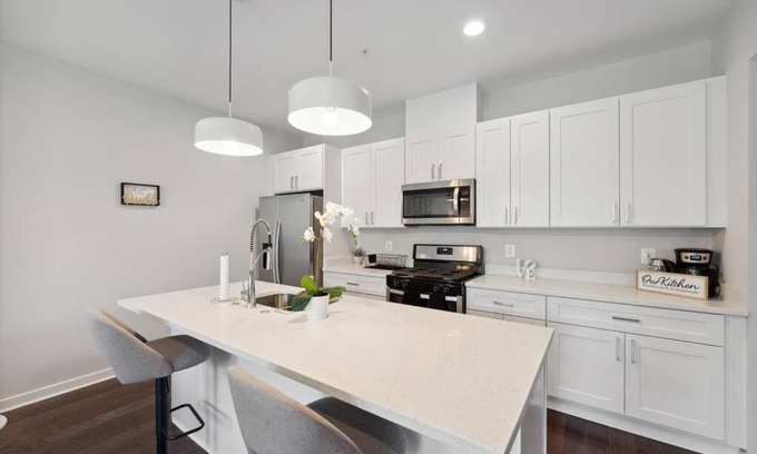 Fairlawn Apartment | Spacious 3Bedroom Duplex with Rooftop Deck!