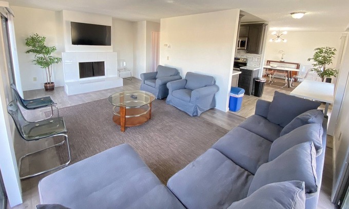 North and East Condo | Spacious 3br/1.5ba apt in downtown Richmond