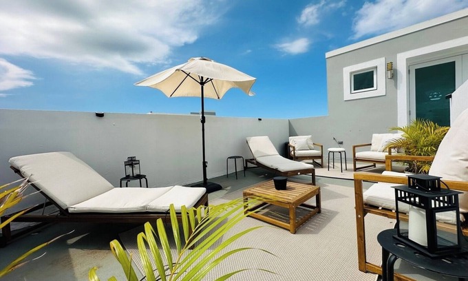 Yeguada Condo | Spacious 3BR Penthouse 5 min from beach/AC/WIFI