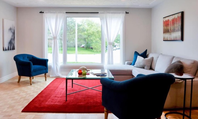 Victoria Hills Apartment | Spacious 4 Bed Family Home - Ping Pong Table
