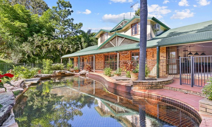 Tallai House | Spacious 4-Bed Hinterland Luxury Escape with Pool