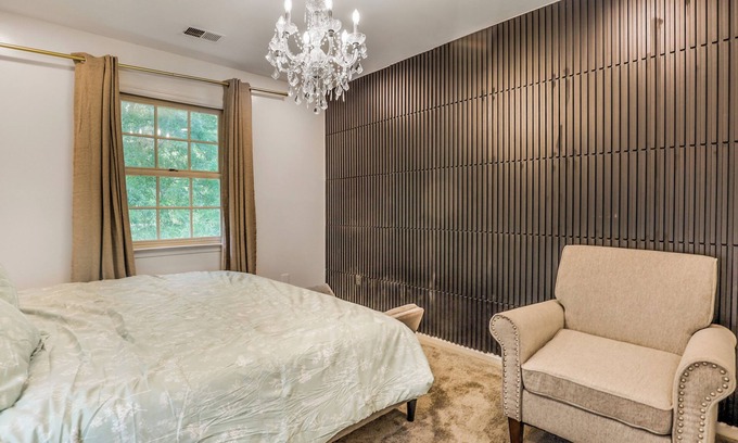 Fort Washington Villa | Spacious 4-bedroom villa with fitness room and WiFi in charming Fort Washington