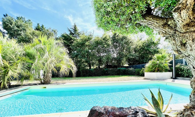 Nort-sur-Erdre House | Spacious 4 bedroom Nort sur Erdre house, private heated swimming pool