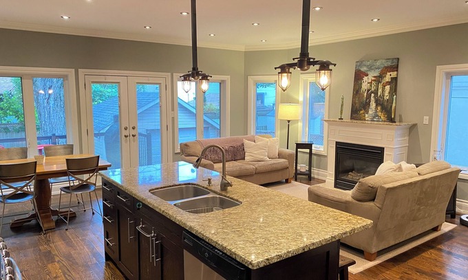 Old East York House | Spacious 4 Bedroom, 3.5 bath in Midtown