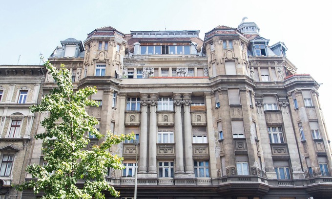 Nepszinhaz negyed Apartment | Spacious 4-Bedroom Flat in City Center