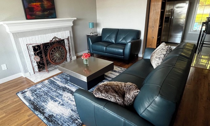 East Richmond Heights House | Spacious 4-bedroom house with AC, in El Cerrito CA with views of Mt. Tamalpais,