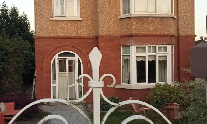 Dooradoyle House | Spacious 4 Bedroom House in limerick