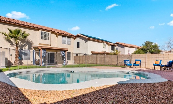Avondale House | Spacious 4 bedroom home with pool
